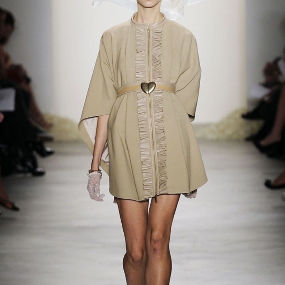 ERIN FETHERSON SHORT ZIPPER CAPE COAT RUFFLE FRONT